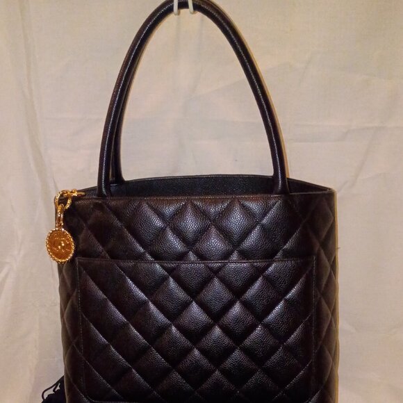 Chanel Caviar Quilted Leather Tote Large 24K GOLD Medallion Collection VINTAGE - Picture 3 of 16